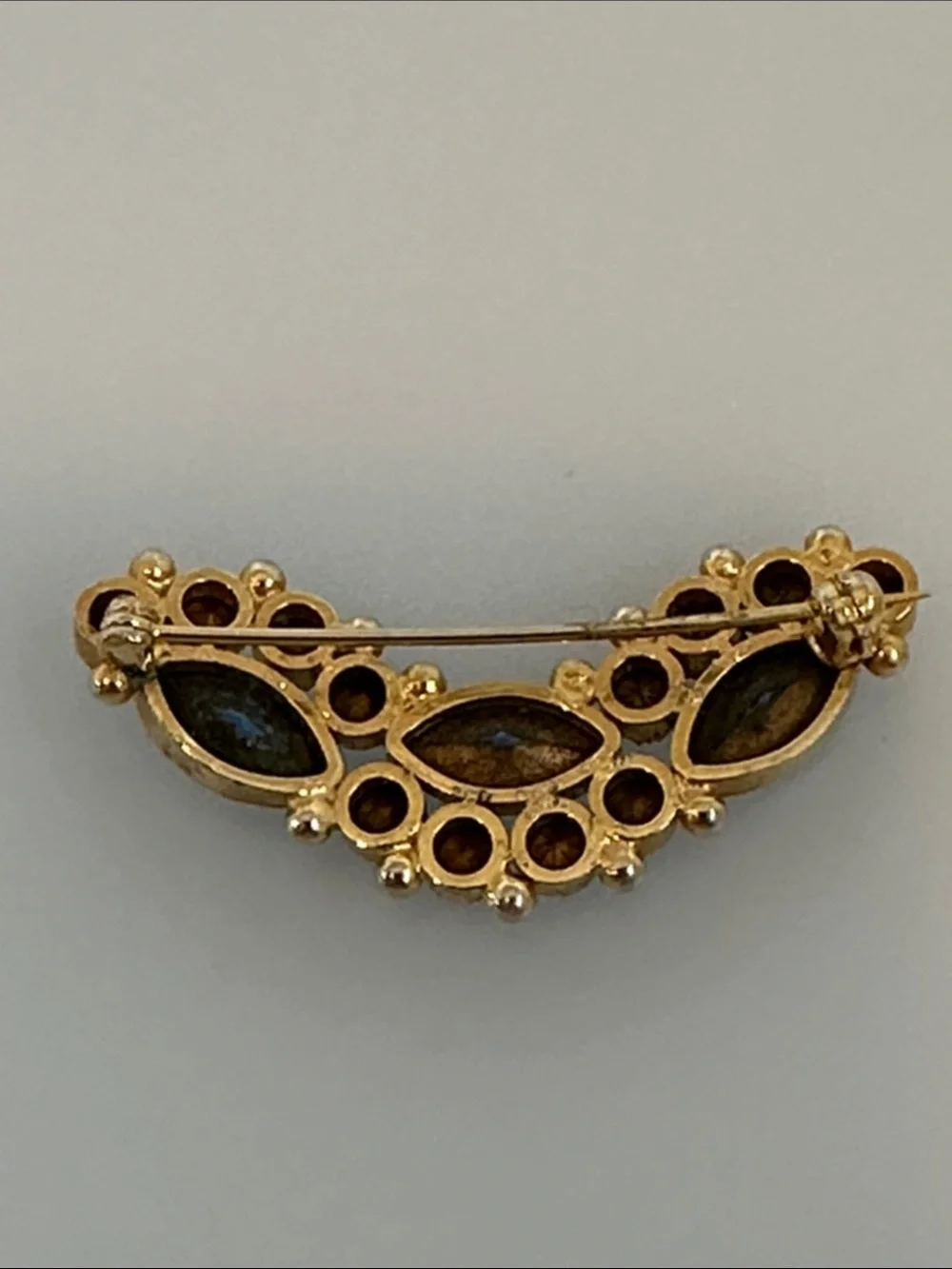 Vintage Gold-Tone Blue Crystal Ear Cuff - Elegant Navy Accent